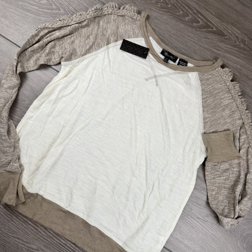 Miss Me Women's Pullover Textured Sleeve Top Cream Size Large New